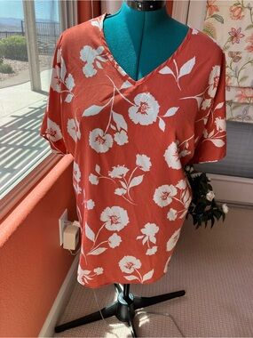 Sprint USA Women's Floral V-Neck Tunic in Rust and White XXL